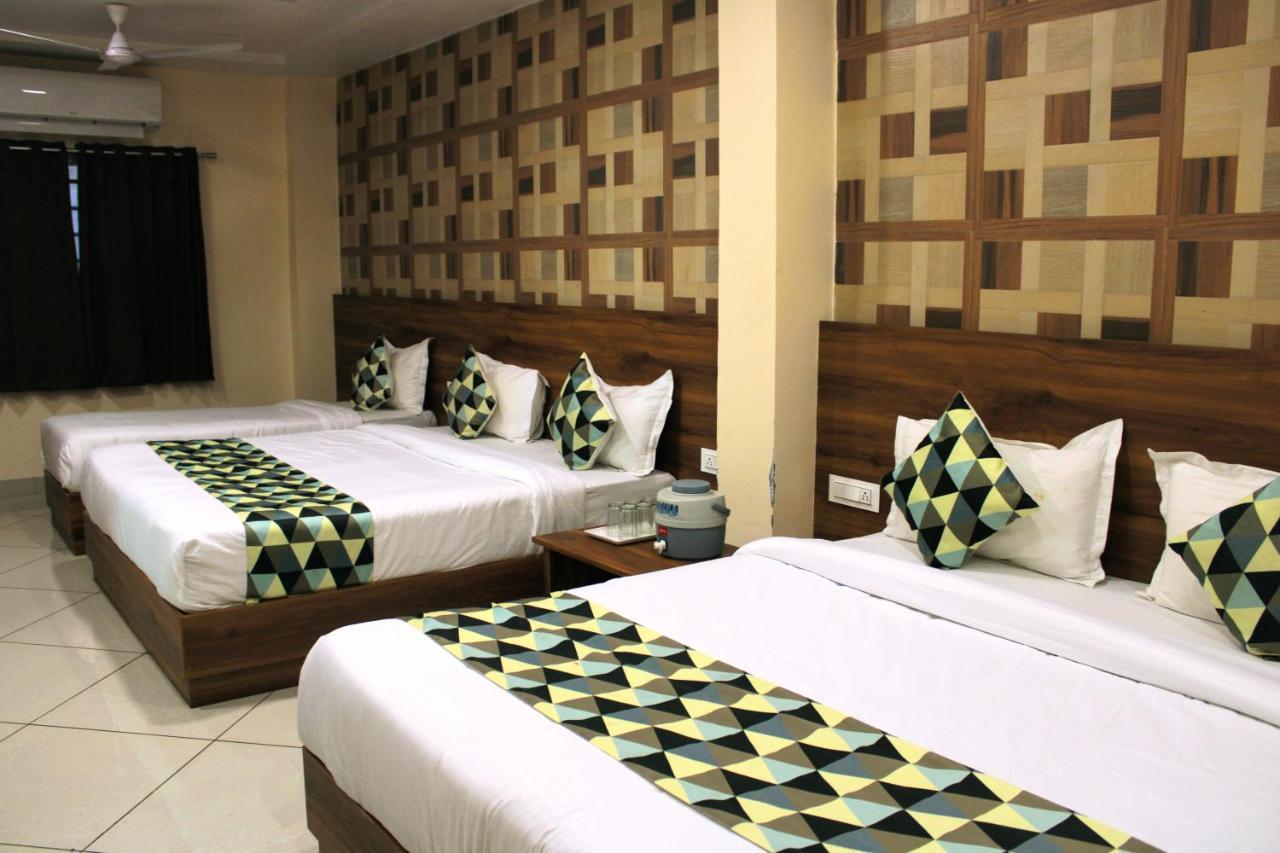 Maruti Group Of Hotels - Shri Naman Nāthdwāra Exterior foto